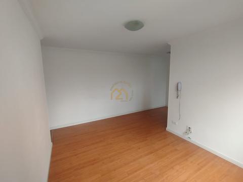 Apartamento condomínio Tiradentes vago. 